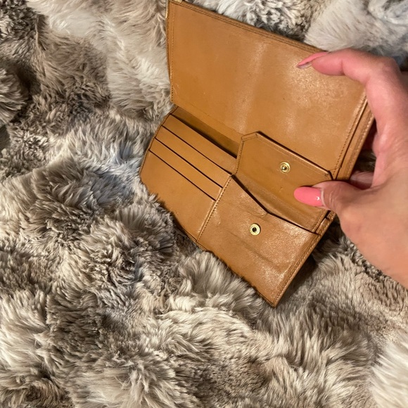 Celine Brown Wallet. A lots of cards slots and has small coin. - Picture 8 of 9